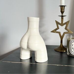 ANISSA KERMICHE White Ceramic Single L'Egg Tealight Holder